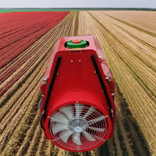 Large Capacity Mini Remote Control Spray Robot for Agricultural Work