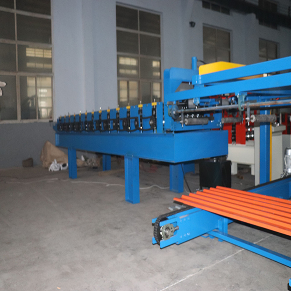Automatic metal roof sheet stacker