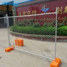 Temporary panel portable construction chain link fence