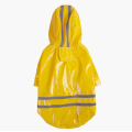 Chien imperméable avec capuche