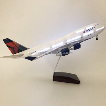 Customizable USA Delta Air Lines Boeing B747 47CM Resin Model - Perfect Airline School Graduation Gift