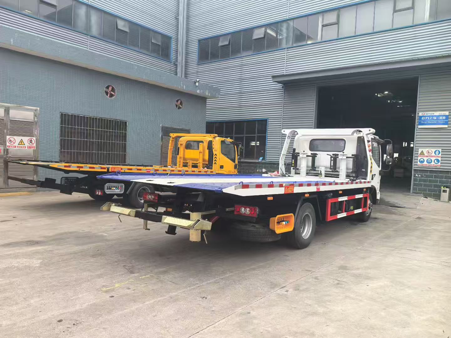 Прочный бортовой прицеп для дальних перевозок Durable Flatbed Trailer for Long Haul Transportation