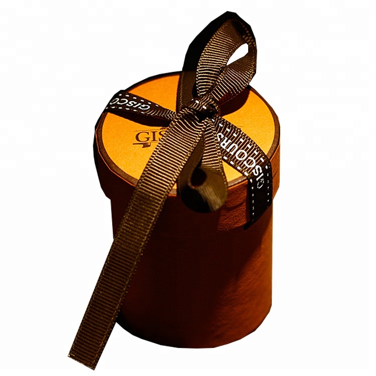 Custom Luxury White Gift Magnetic Packaging Box Clothing Storage Shoe Box Organizer With Ribbon Handle