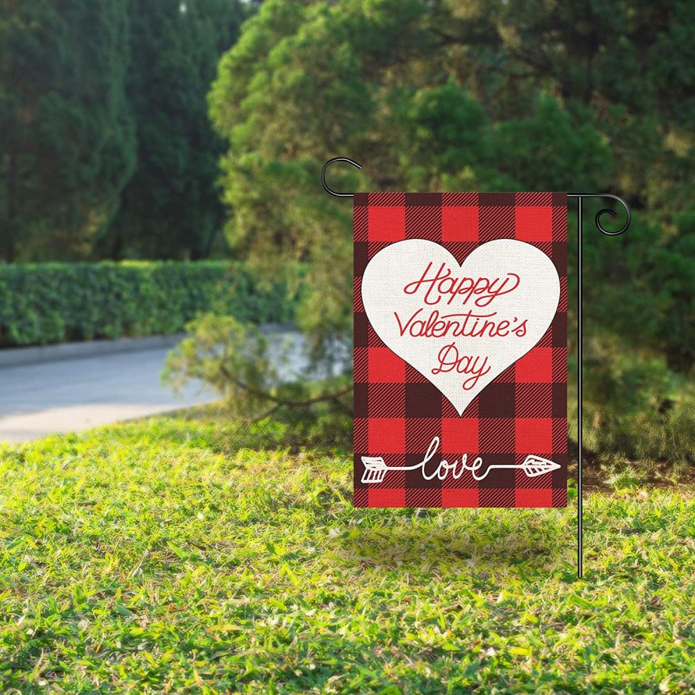 Valentine Buffalo Check Plaid Garden Flag