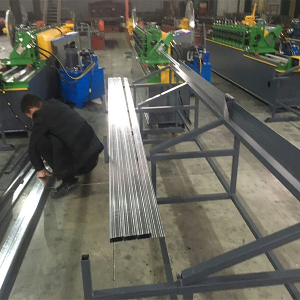 Automatic drywall stud roll forming machine