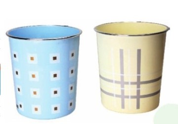 Plastic Bathroom Trash Can