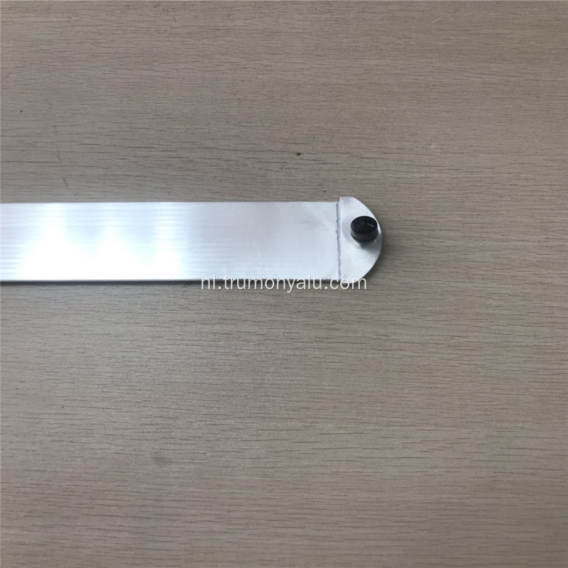 Micro channel ovale aluminium buis met connector