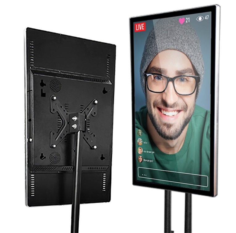 Vertical Live Display Screen