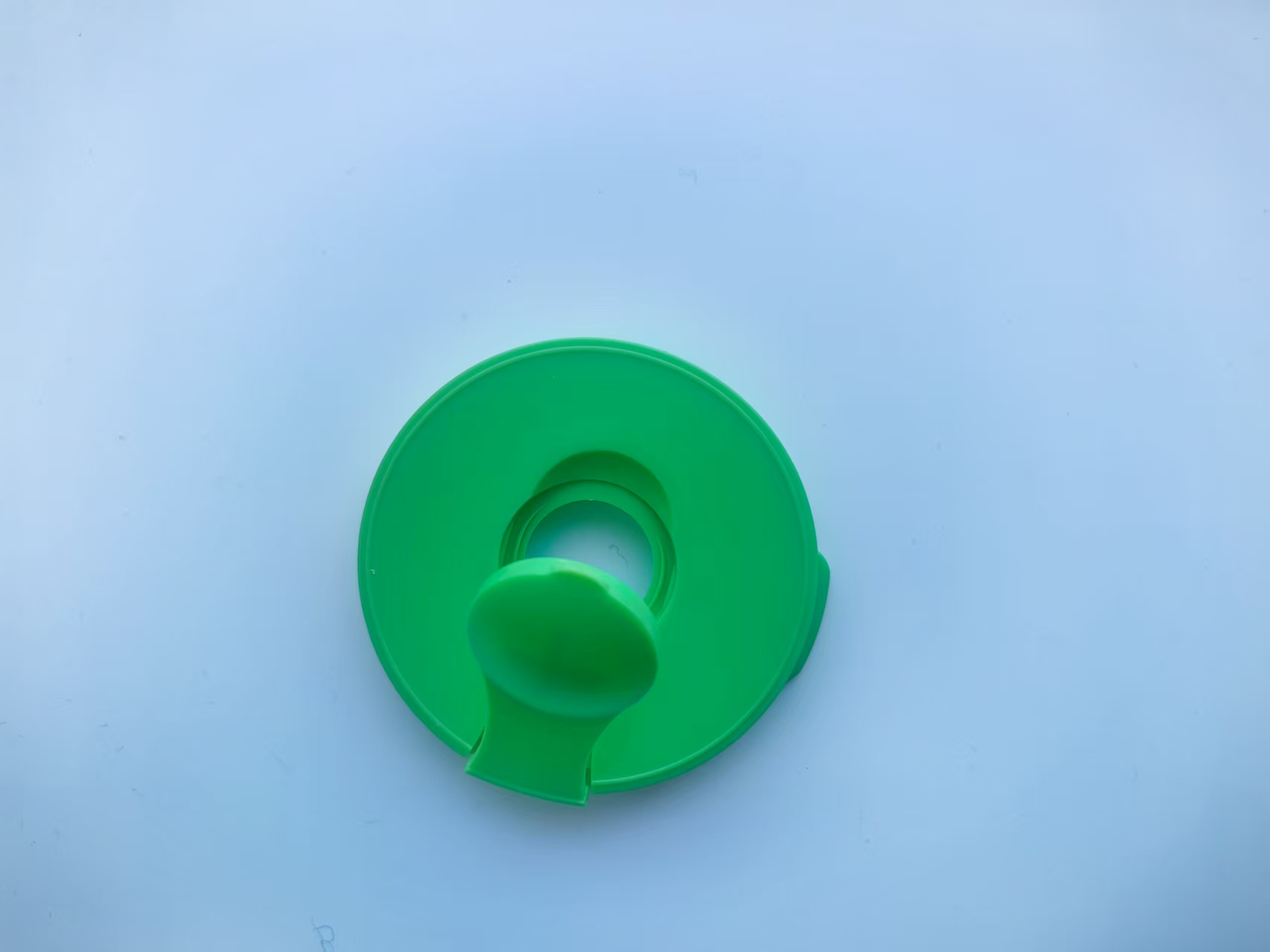 Injection molding of chewing gum boxes (14) Injection molding of chewing gum boxes (14)