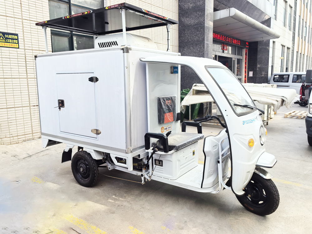 دراجة ثلاثية العجلات كهربائية مبردة مخصصة تعمل بالطاقة الكهروضوئية لإصلاح نقص الطاقة في سلسلة التبريد الريفية