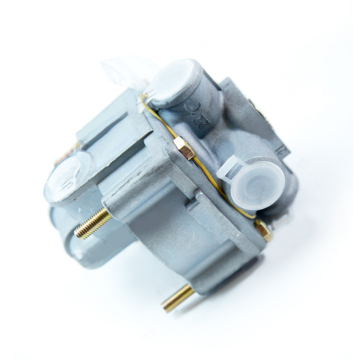 Wholesale Low Price Heavy Truck Parts: Differential Relay Valve DZ9112360047