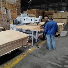 Hydraulic Type Veneer Patching Machine / Automatic Veneer Patcher