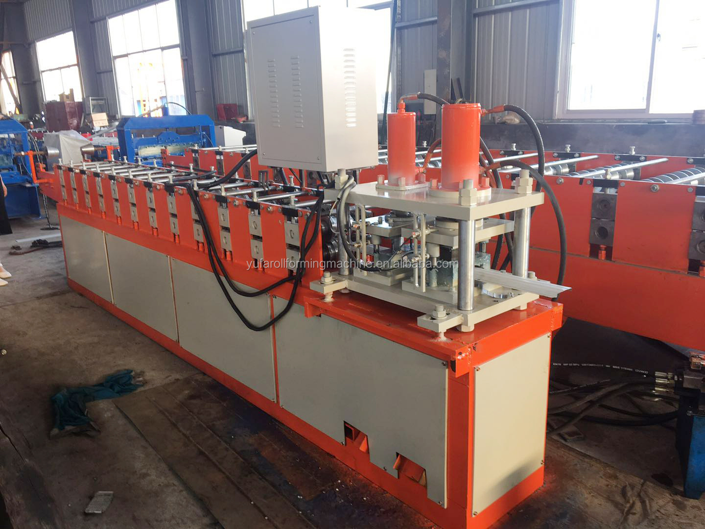 Metal Fence roll forming machine in china