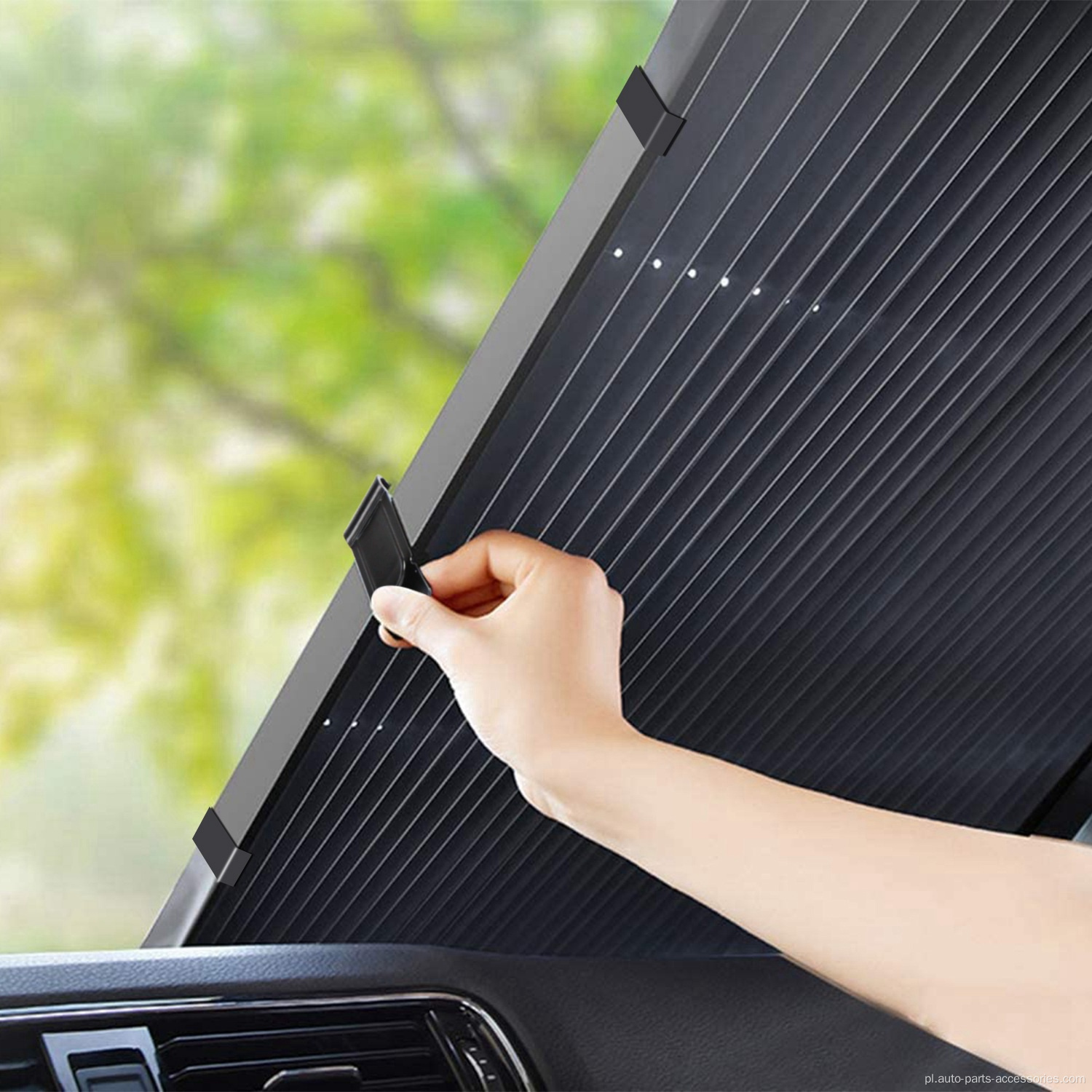 Automatyczne inteligentne blokowanie ciepła w hatchbacku blokuje osłonę przeciwsłoneczną przedniej szyby;