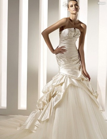 Trumpet Mermaid Strapless Chapel Train Taffeta Organza Ruffled Wedding Dress