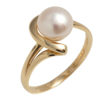Freshwater pearl ring