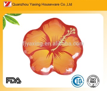 Flower shaped melamine plates