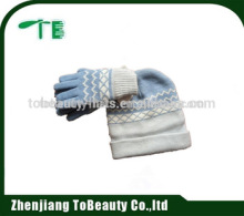 adult jacquard hat and gloves set
