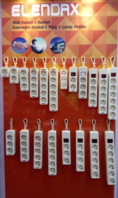 10/16A Europe 3 Way Power Extension Socket with Lamp (E9003E)