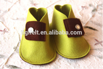 lovely baby shoes, wool felt shoes