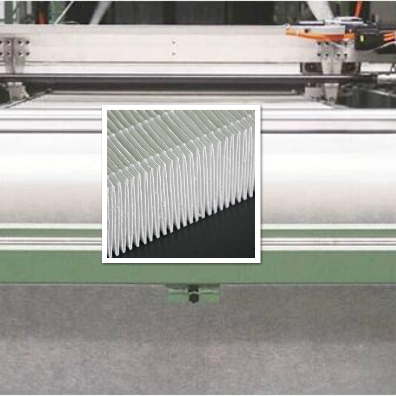 Materiale filtrante per purificazione dell'aria