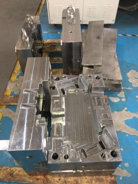 Hot runner mold design and production