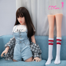Desmontar la muñeca sexual japonesa con patas extraíbles