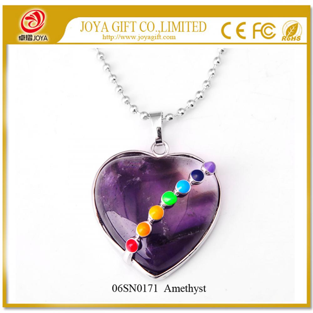 Collar con colgante de corazón de amatista y piedra preciosa de siete chakras