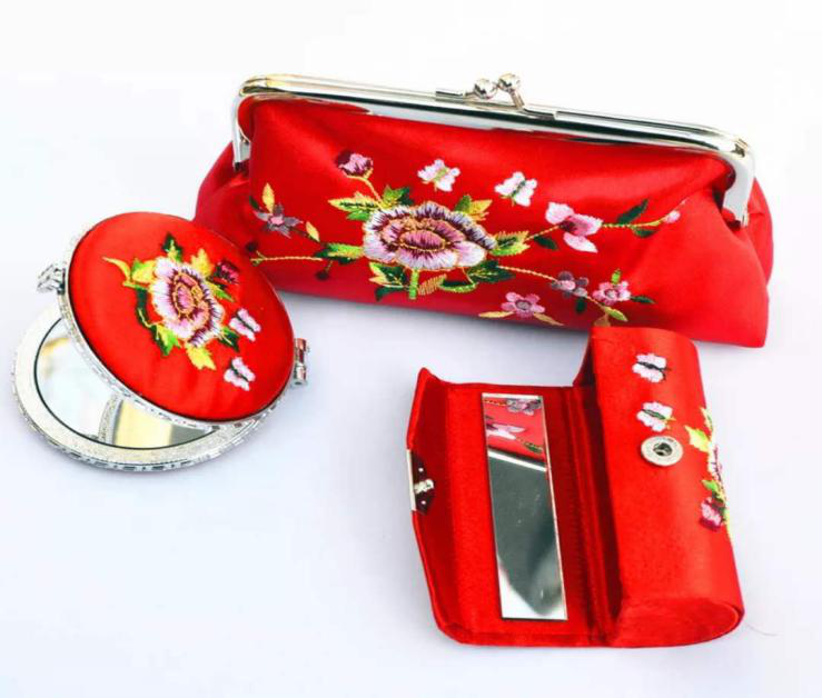 el işlemeli çanta hand embroidered bag