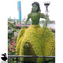 Stunning Plastic Green Plants Sculpture Snow White Topiary