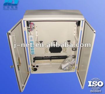 Outdoor telecommunication distribution cabinet