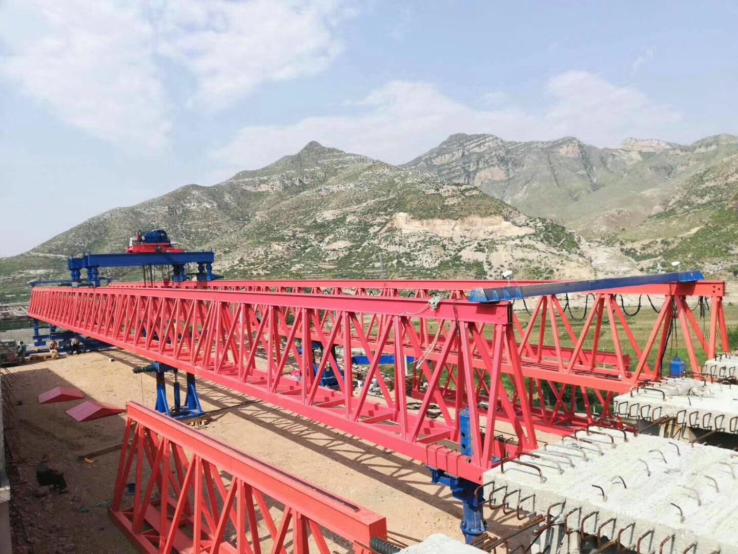 Highway precast bridge beam erection crane 120 ton