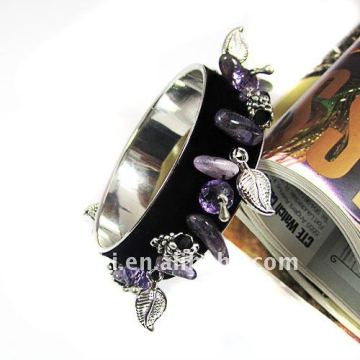 Fashion bangle alloy bangle with charm