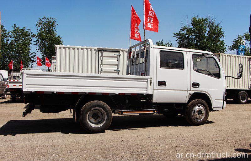 دونغفنغ 4 × 2 شاحنة بضائع كابينة مزدوجة