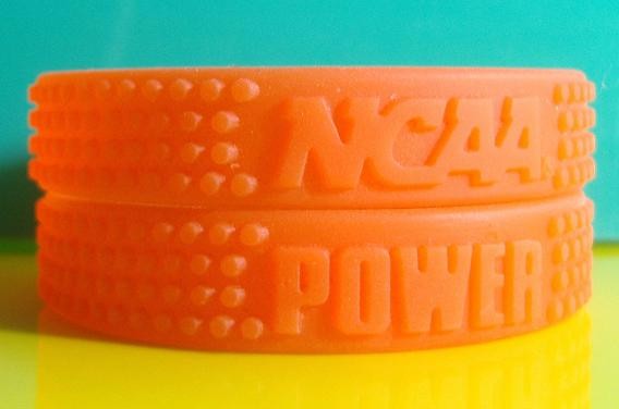 Custom 12mm solid color embossed Silicone Wristbands