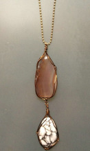 Pendant necklace with gemstone