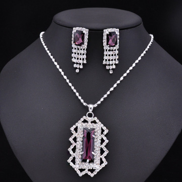 Conjunto de joyas de aretes de diamantes y piedras preciosas