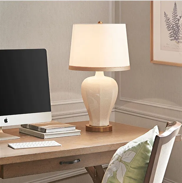 Elegant American Classical Ceramic Table Lamp for Living Rooms