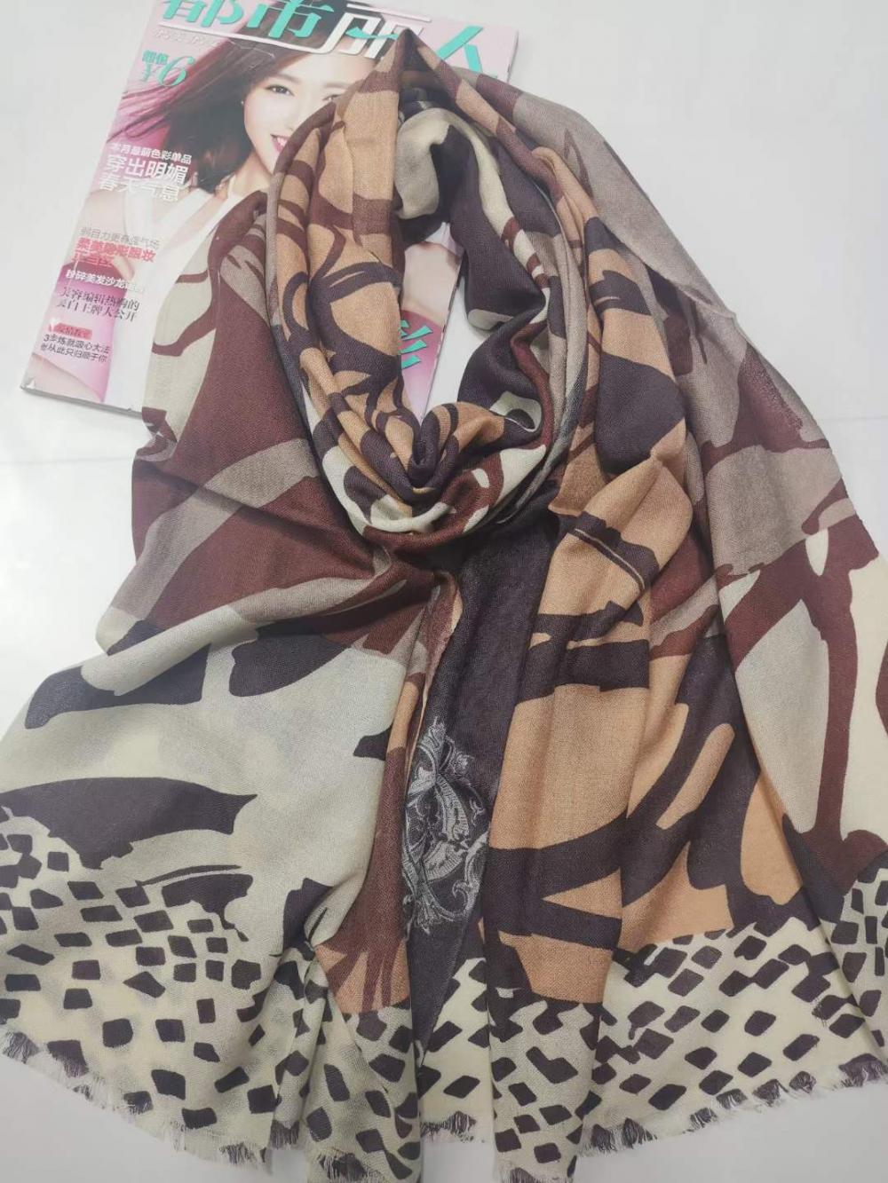 Printed Wool Scarf Zh 17