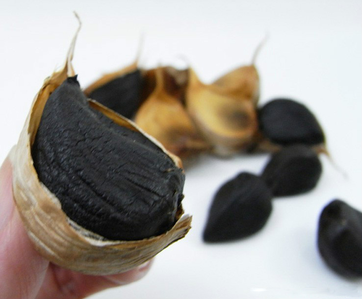 whole black garlic12