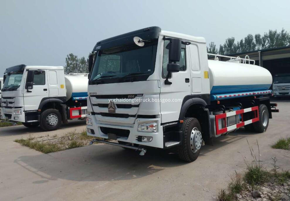 HOWO water tank truck