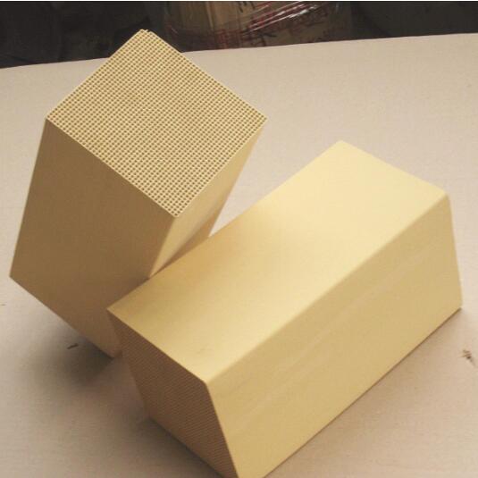 materiale ceramico di ingegneria a nido d&#39;ape mullite personalizzato