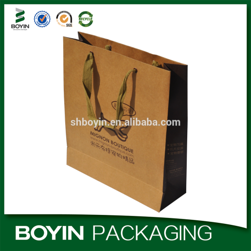 Newest fashion paper bags for pet product with fabric rope