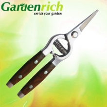 Gardenrich RG1206 wooden handle straight blade pruning shear