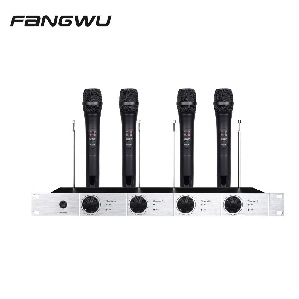 Wholesale 4 Channels Wireless Lavalier Mic Microphone With A Lapel