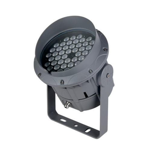 Outdoor landscape floodlight with low light loss