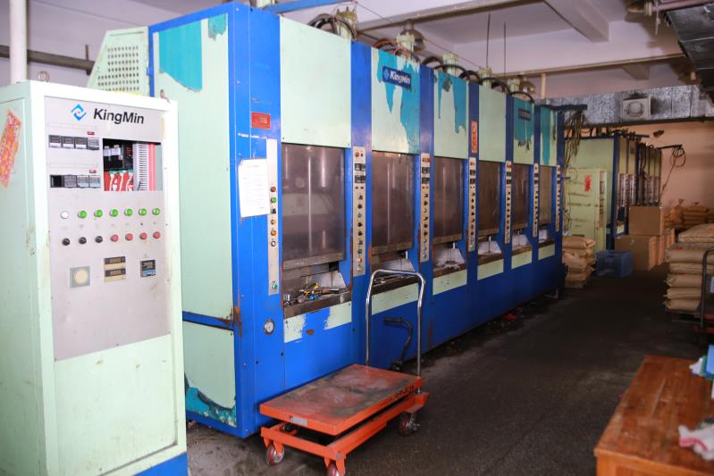 Máquina de inyección IP de 6 agujeros. 6 holes IP injection machine