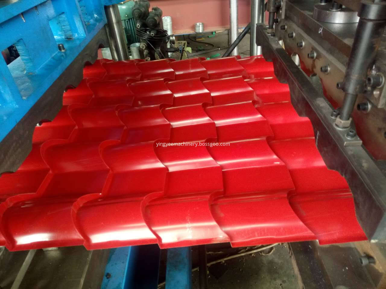 Glazed tile roof sheet roll forming machine