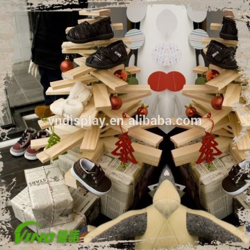 Christmas Window Wooden display for shoes , shoes display fixtures , cheap wood pallets