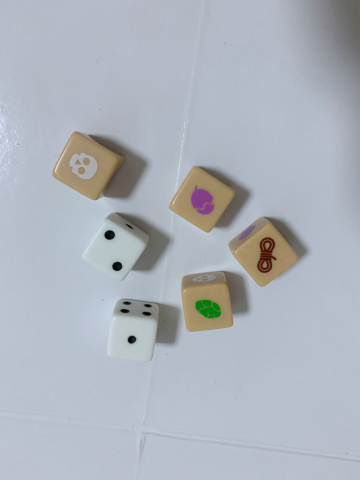 Roal play board game dice with snake, Skull Head and Nut etc on